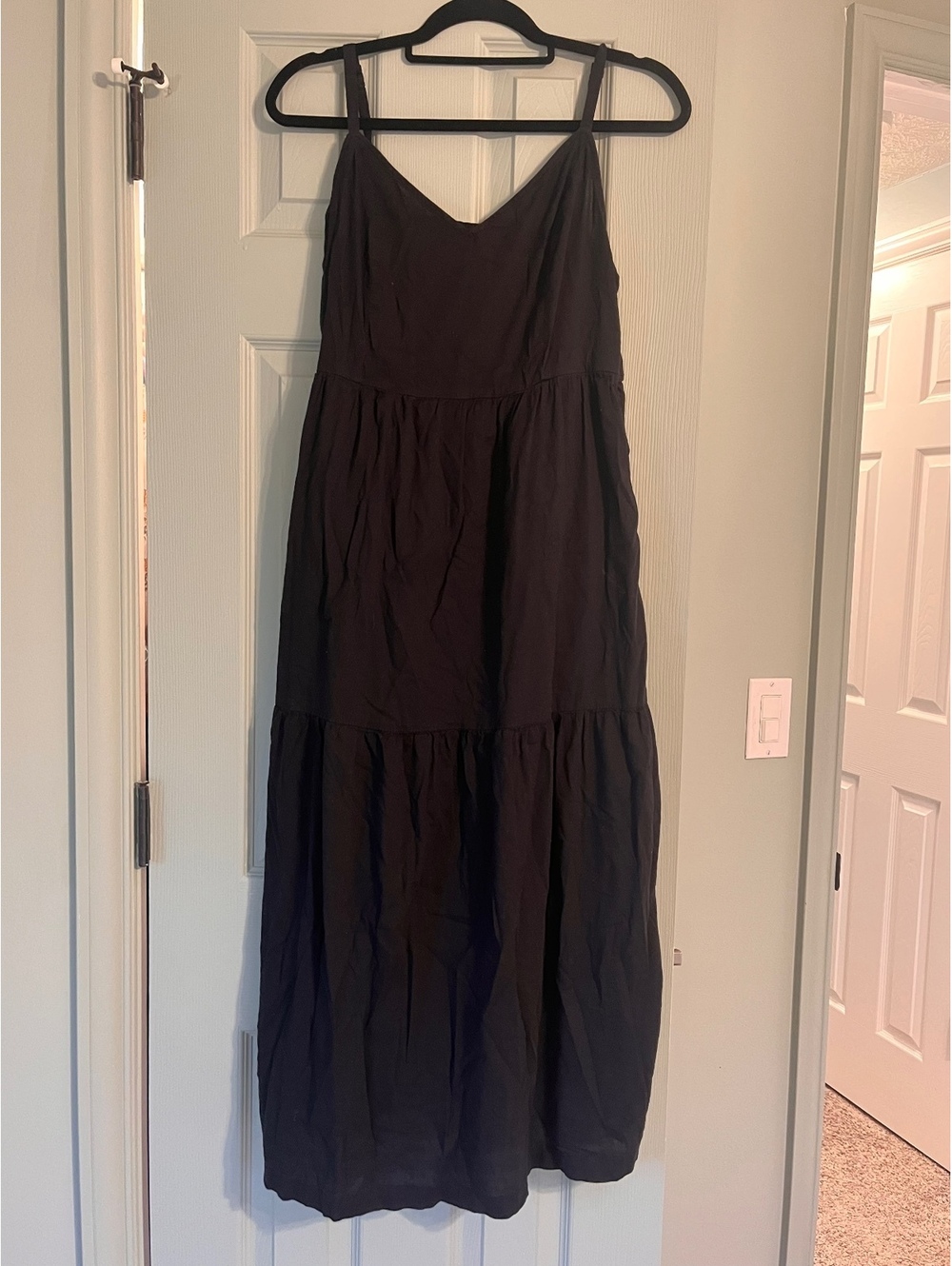 Old Navy Black Sleeveless Maxi Dress with Pockets Size M